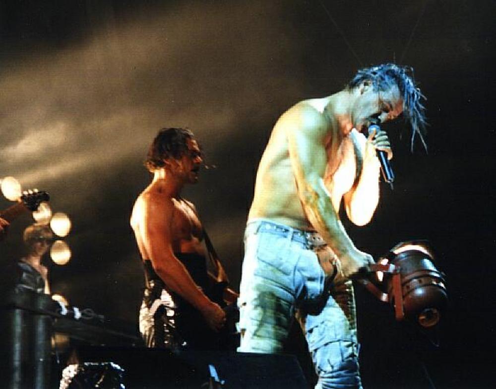Во Владивостоке концерт группы Rammstein пройдет в цехе Дальзавода.